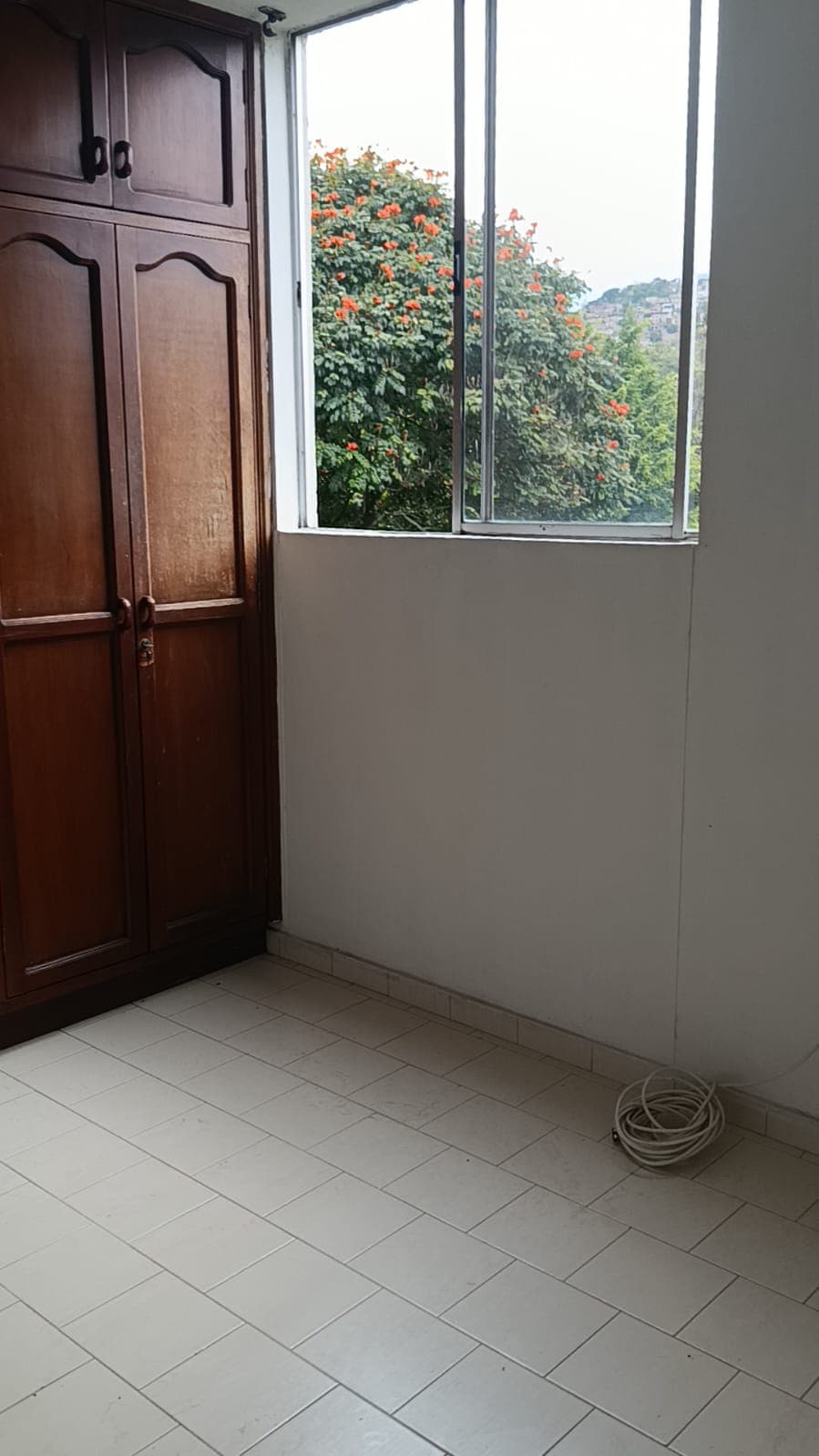 Apartamento Piso 5 en U.R. Lindaraja – El Refugio — foto 2